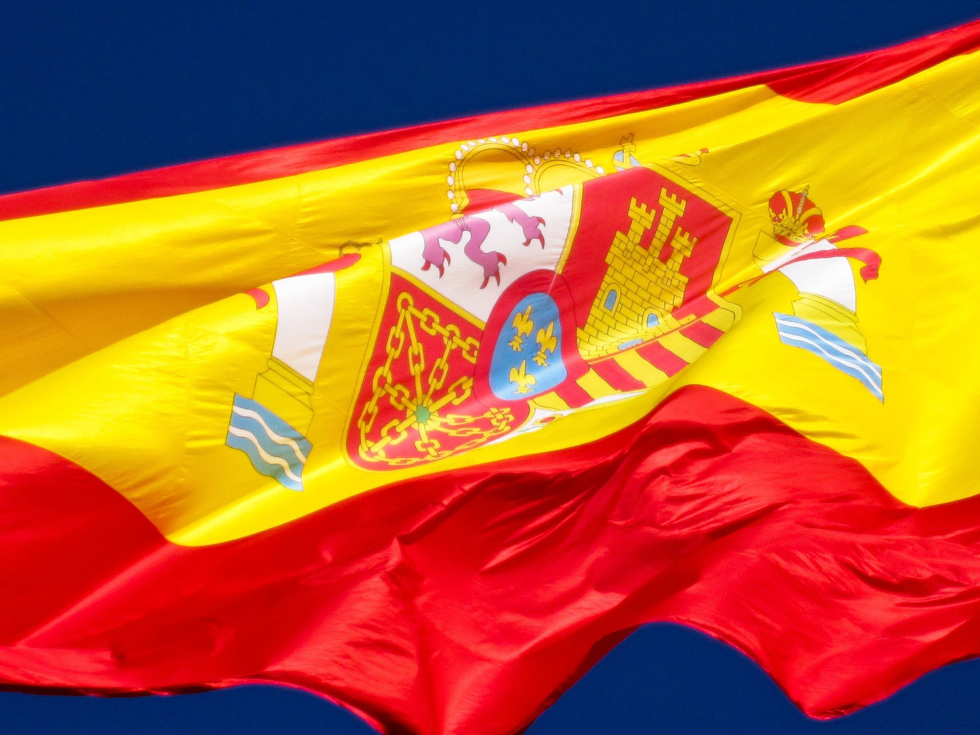 Bandera de España en la fuente luminosa de Las Palmas