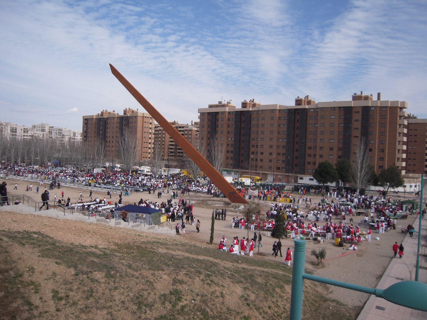Imagen del Parque de Oriente durante la celebración de la fiesta de la 'cincomarzada' en Zaragoza.