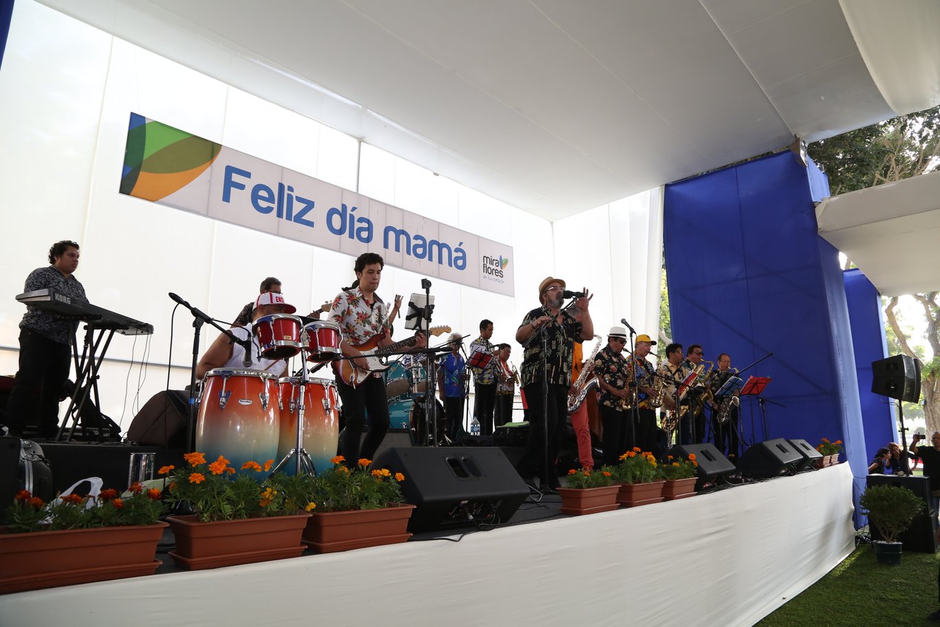 Celebración del Día de la Madre Miraflorina (Peru).