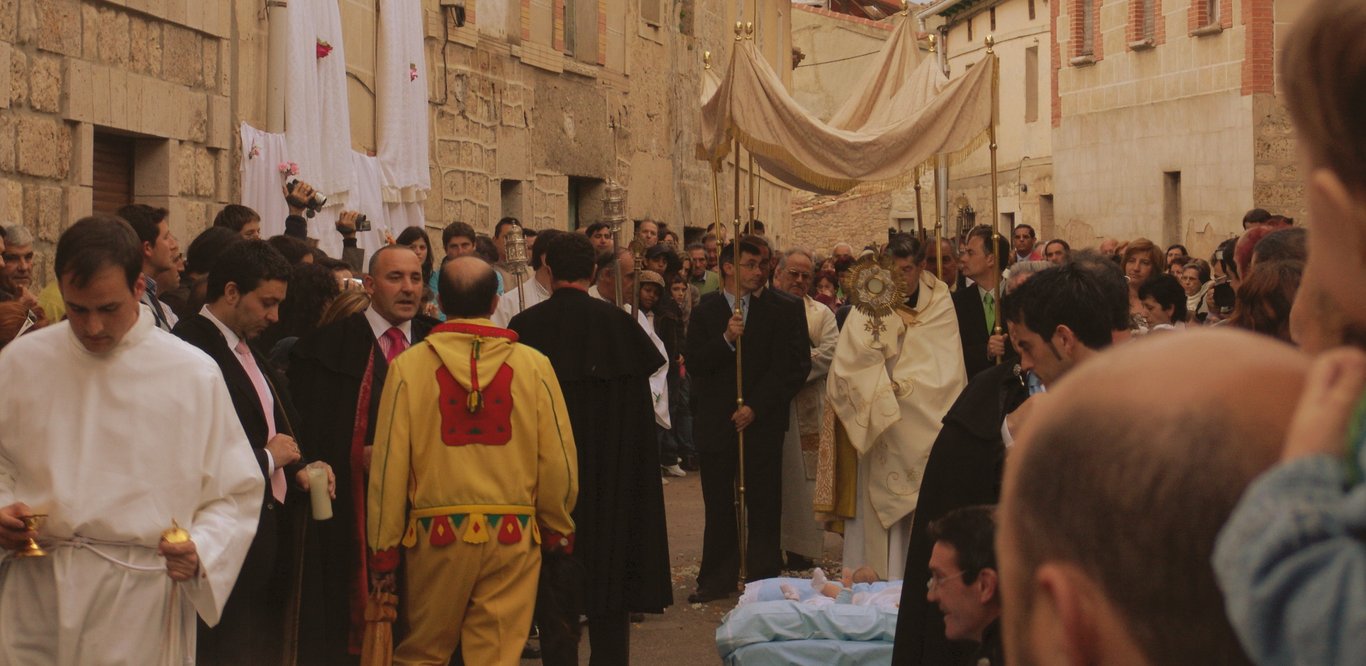 Procesión Corpus Christi, El Colacho, bendición a los neófitos