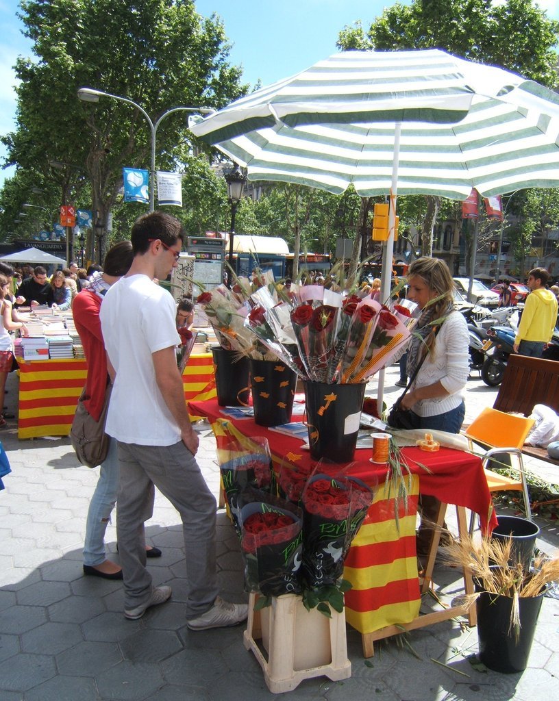 Diada de Sant Jordi. Paseo de Gràcia en Barcelona