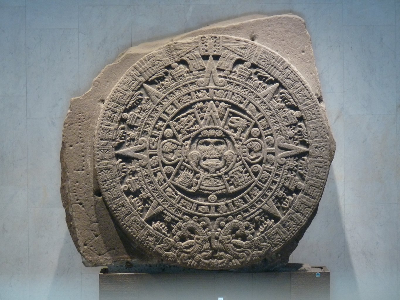 Monolito de la Piedra del Sol, chiamata anche Calendario azteco (Museo Nazionale di Antropologia e Storia, Città del Messico)