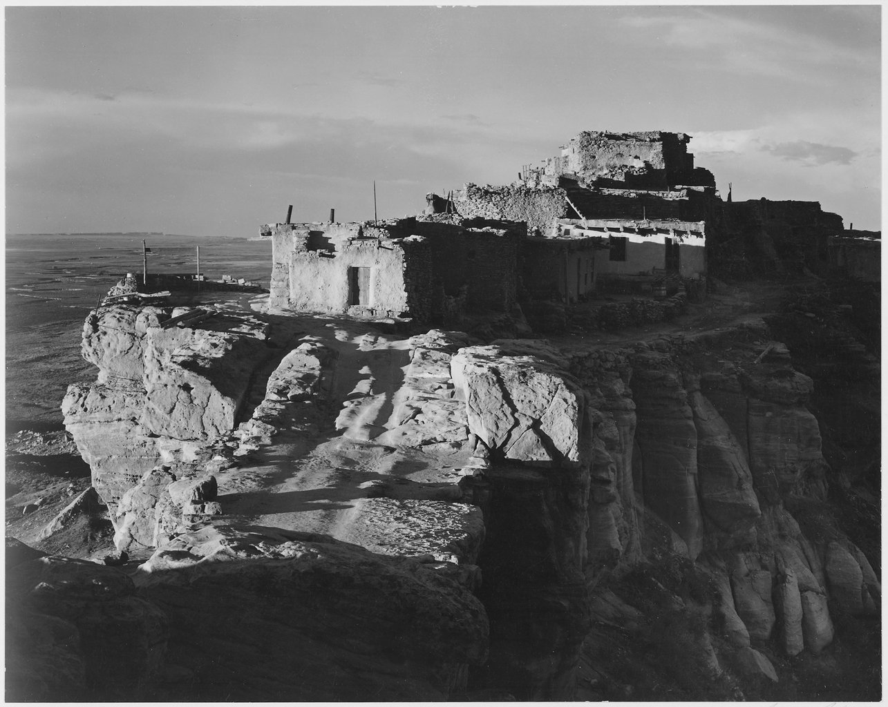 El pueblo de Walpi, Arizona, fotografía tomada en el 1941 e conservada da la NARA (National Archives and Records Administration).