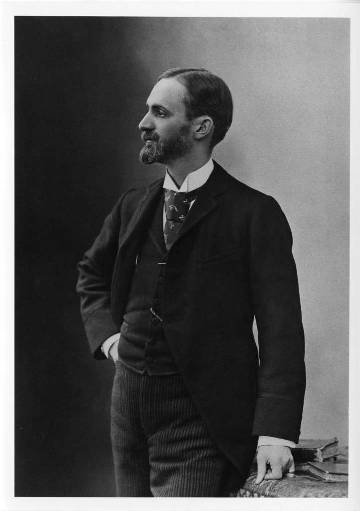 Retrato de George Eastman, fundador de la Eastman Kodak Company, en 1890, due años dopo la creyazione di Kodak.