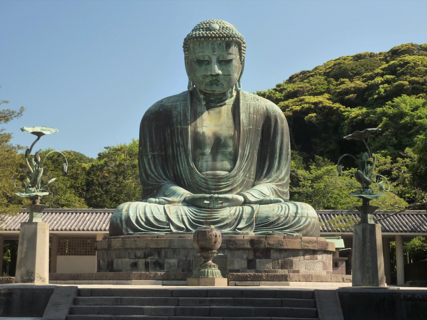 Estatua monumental de bronce del Buda, situada al Kōtoku-in, tempio buddhista di Kamakura, in Japón