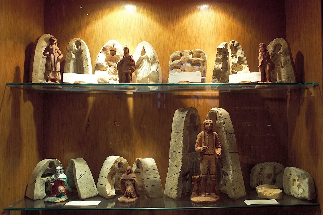 Colección de moldes de Jean-Louis Lagnel para sus santons, conservados en el museo Marcel Carbonel