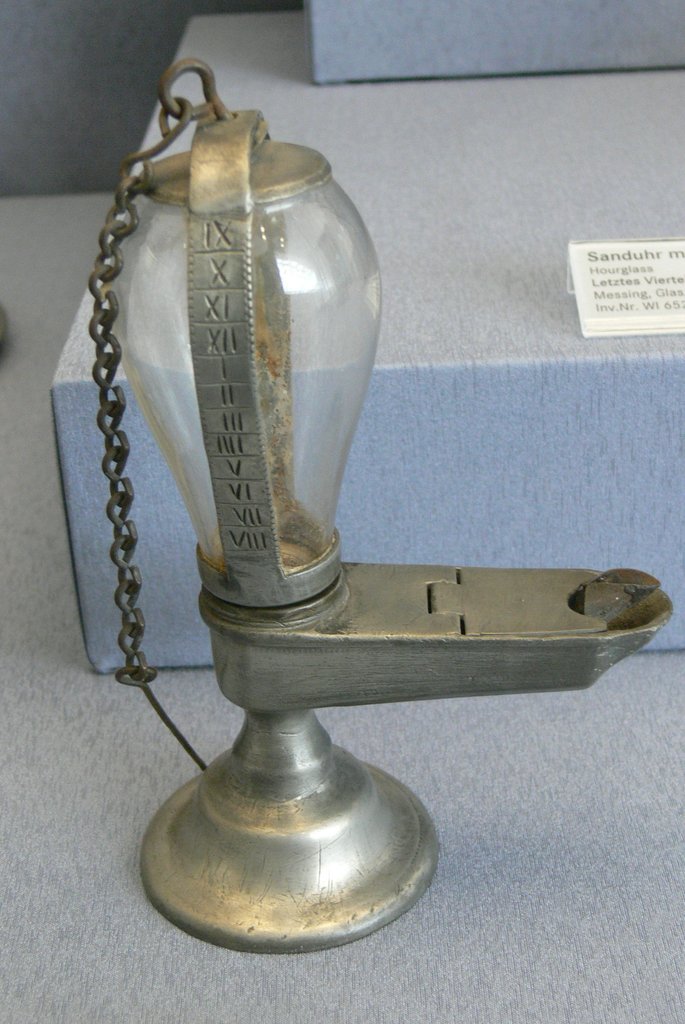 Lámpara de aceite-reloj, siglo XVIII, museo nacional de Alemania, Núremberg